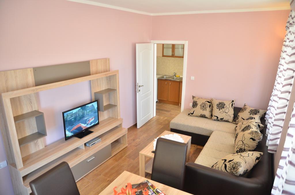 Apartments Cejovic Ülgün Oda fotoğraf